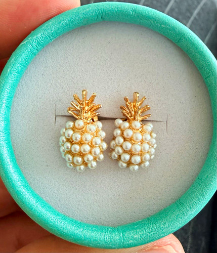 Gold tone pineapple - pineapple, cluster