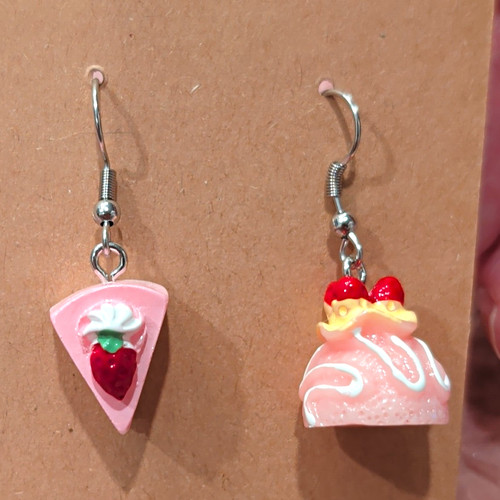 Pink resin cake slice - pink,