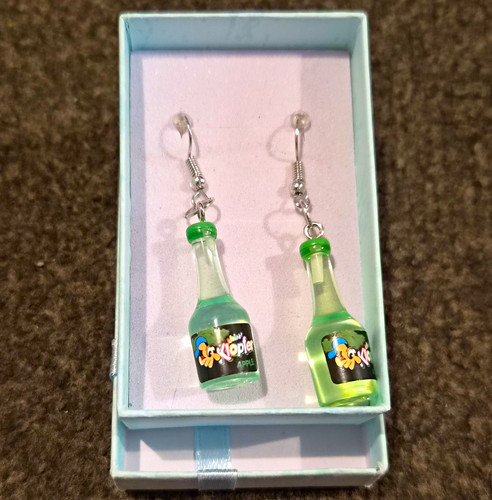 Green silver plastic bottle - green/silver,