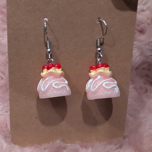Pink red white plastic - red,
